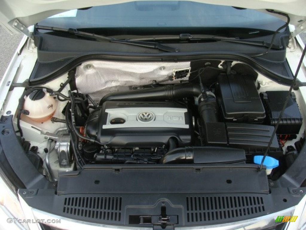 2010 Volkswagen Tiguan SE 4Motion Engine Photos