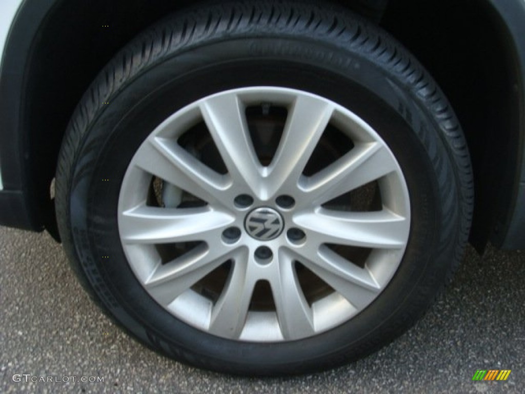 2010 Volkswagen Tiguan SE 4Motion Wheel Photos