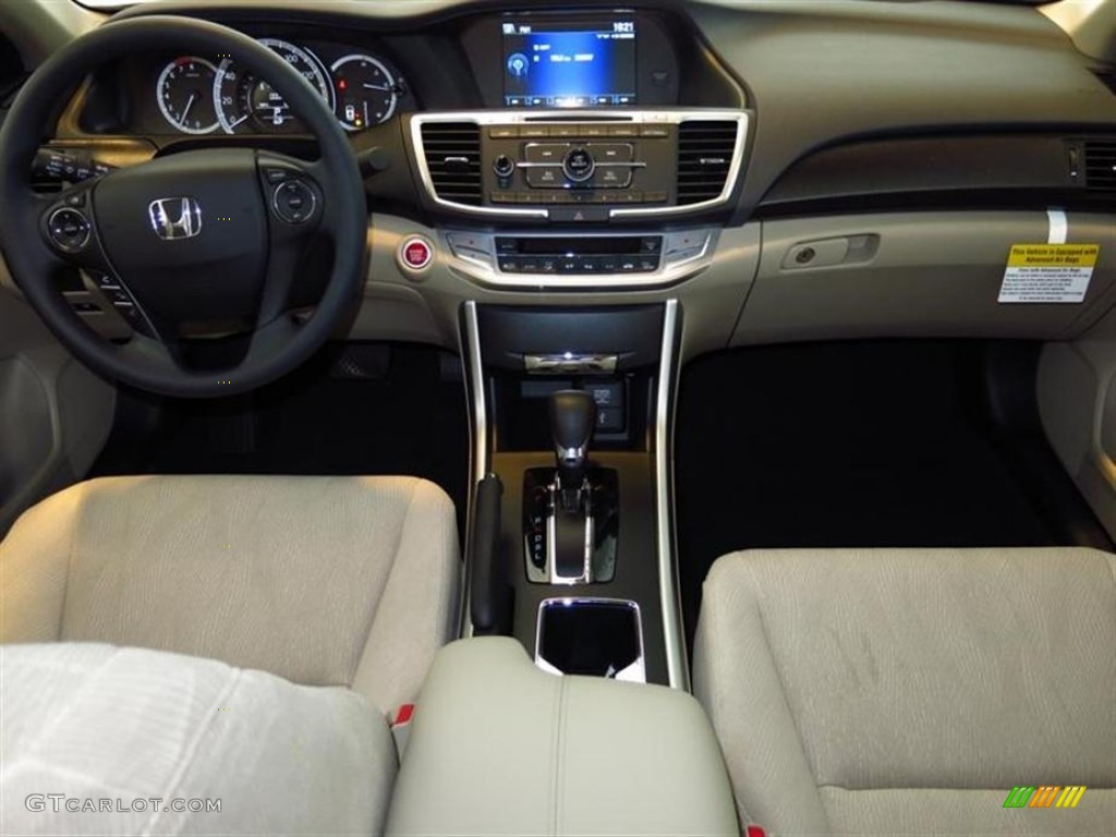 2013 Honda Accord EX Sedan Dashboard Photos