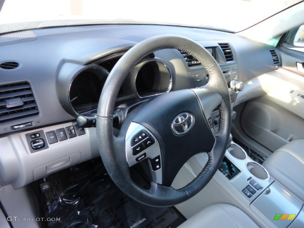 2011 Toyota Highlander SE 4WD Steering Wheel Photos