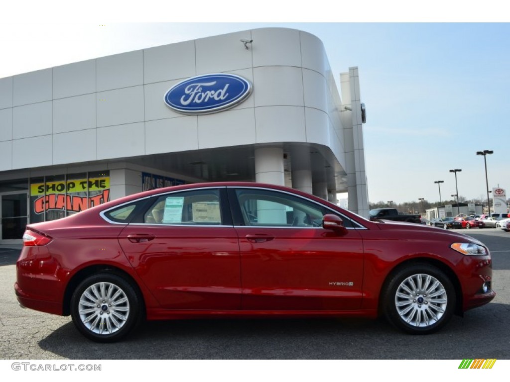 2013 Fusion Hybrid SE - Ruby Red Metallic / Dune photo #2