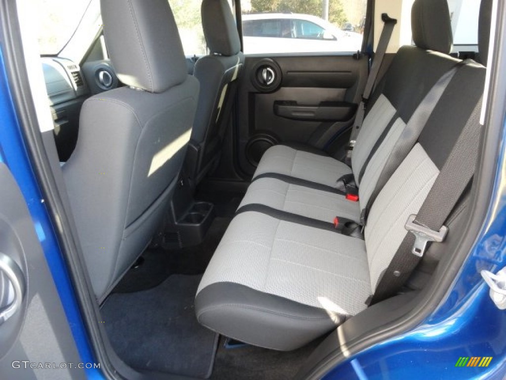 2009 Nitro SE 4x4 - Deep Water Blue Pearl / Dark Slate Gray photo #8
