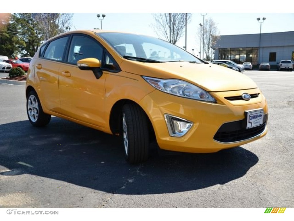 2011 Fiesta SES Hatchback - Yellow Blaze Metallic Tri-Coat / Charcoal Black/Blue Cloth photo #3