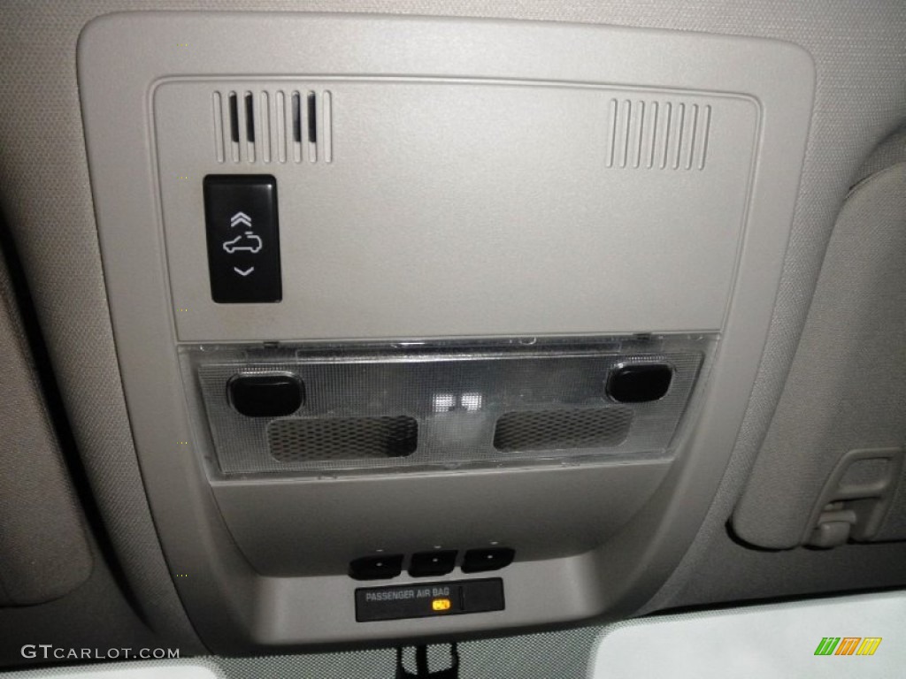 2009 Chevrolet Silverado 2500HD LTZ Extended Cab 4x4 Controls Photo #78470022