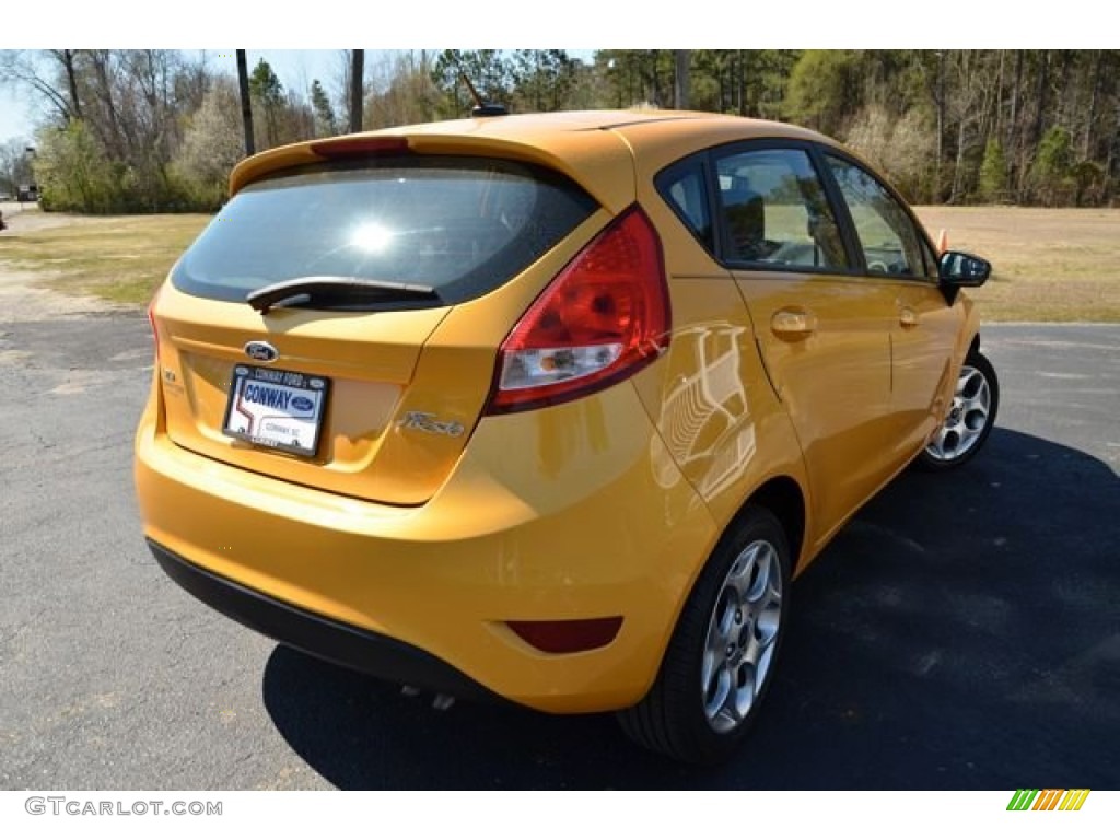2011 Fiesta SES Hatchback - Yellow Blaze Metallic Tri-Coat / Charcoal Black/Blue Cloth photo #5