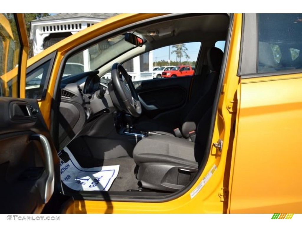 2011 Fiesta SES Hatchback - Yellow Blaze Metallic Tri-Coat / Charcoal Black/Blue Cloth photo #18