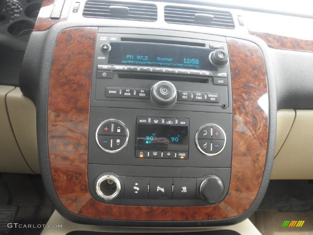 2007 Chevrolet Suburban 1500 LT 4x4 Controls Photo #78470512