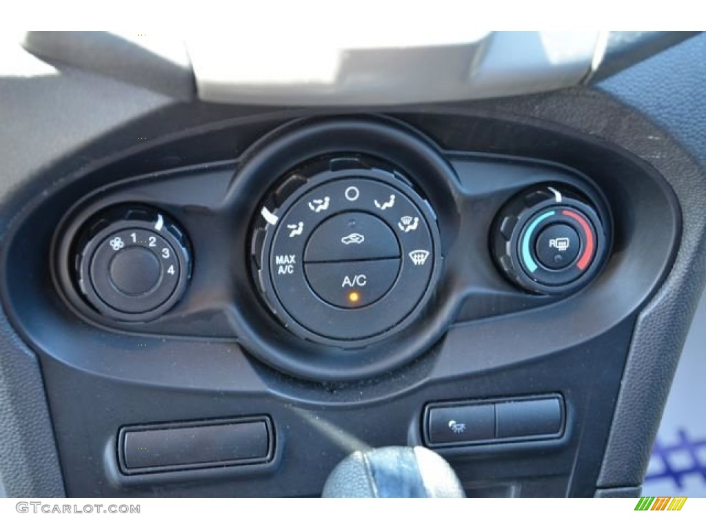 2011 Fiesta SES Hatchback - Yellow Blaze Metallic Tri-Coat / Charcoal Black/Blue Cloth photo #29
