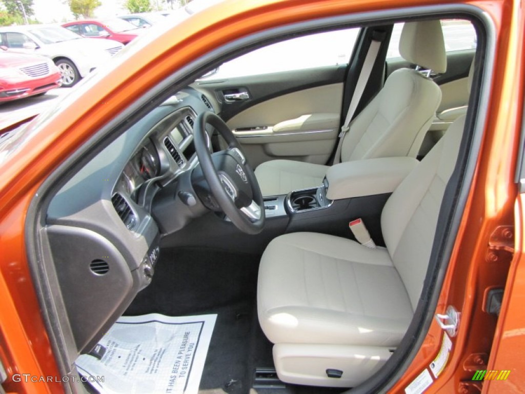 2011 Charger SE - Toxic Orange Pearl / Black/Light Frost Beige photo #6