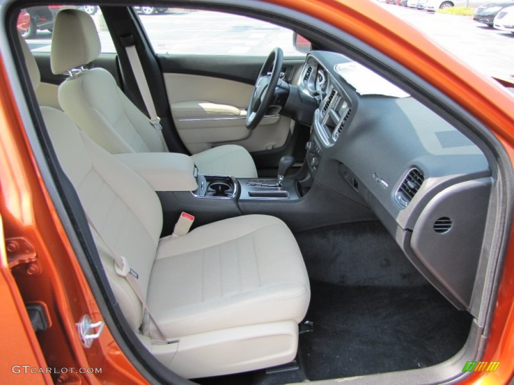 2011 Charger SE - Toxic Orange Pearl / Black/Light Frost Beige photo #8