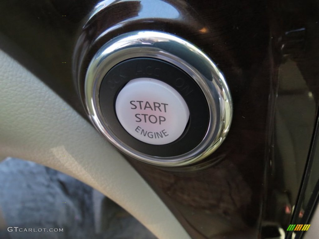 2013 Nissan Quest 3.5 LE Controls Photo #78472007