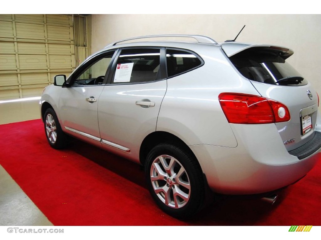 2011 Rogue SL - Silver Ice Metallic / Gray photo #4