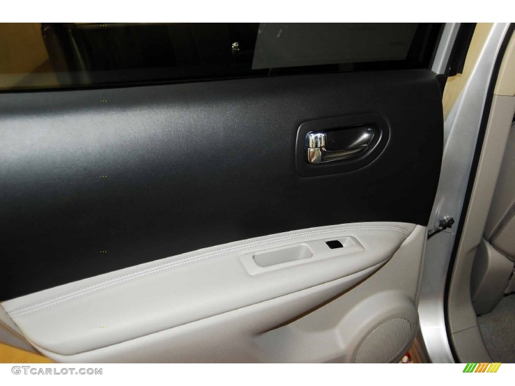 2011 Rogue SL - Silver Ice Metallic / Gray photo #14
