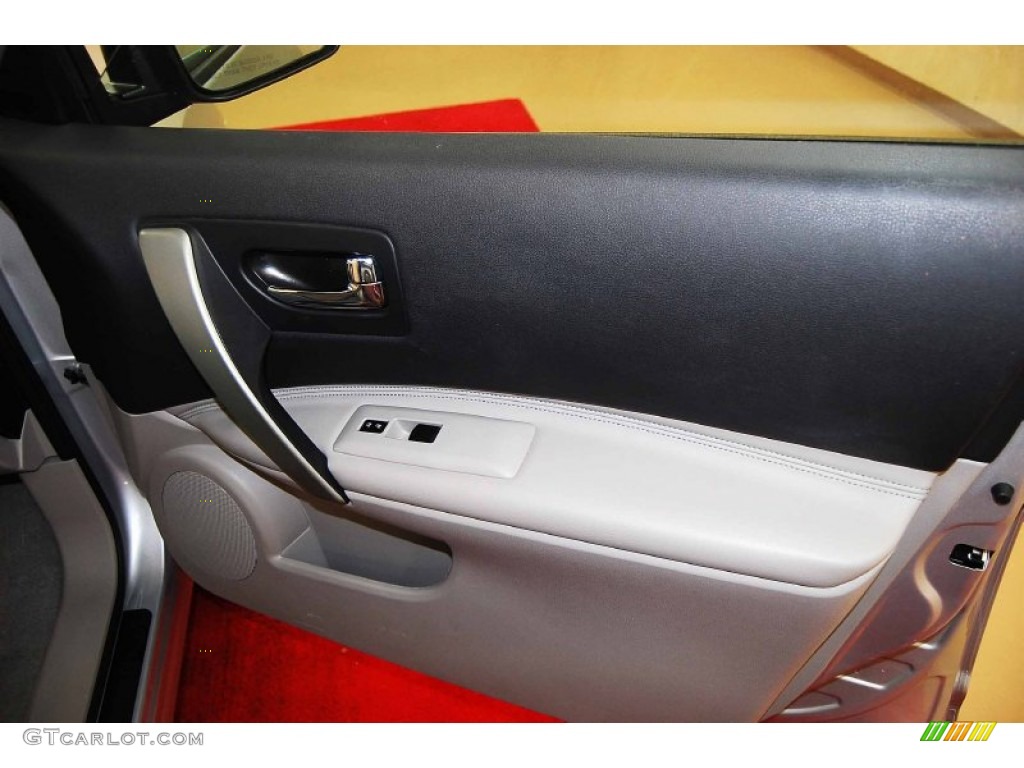 2011 Rogue SL - Silver Ice Metallic / Gray photo #19