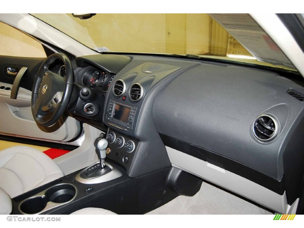 2011 Rogue SL - Silver Ice Metallic / Gray photo #21