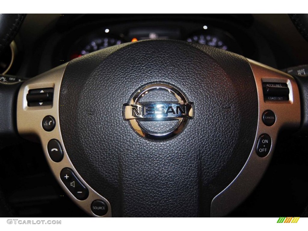 2011 Rogue SL - Silver Ice Metallic / Gray photo #24