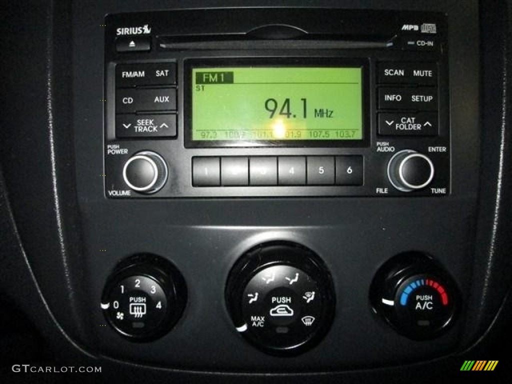 2009 Kia Sportage LX Controls Photo #78472820