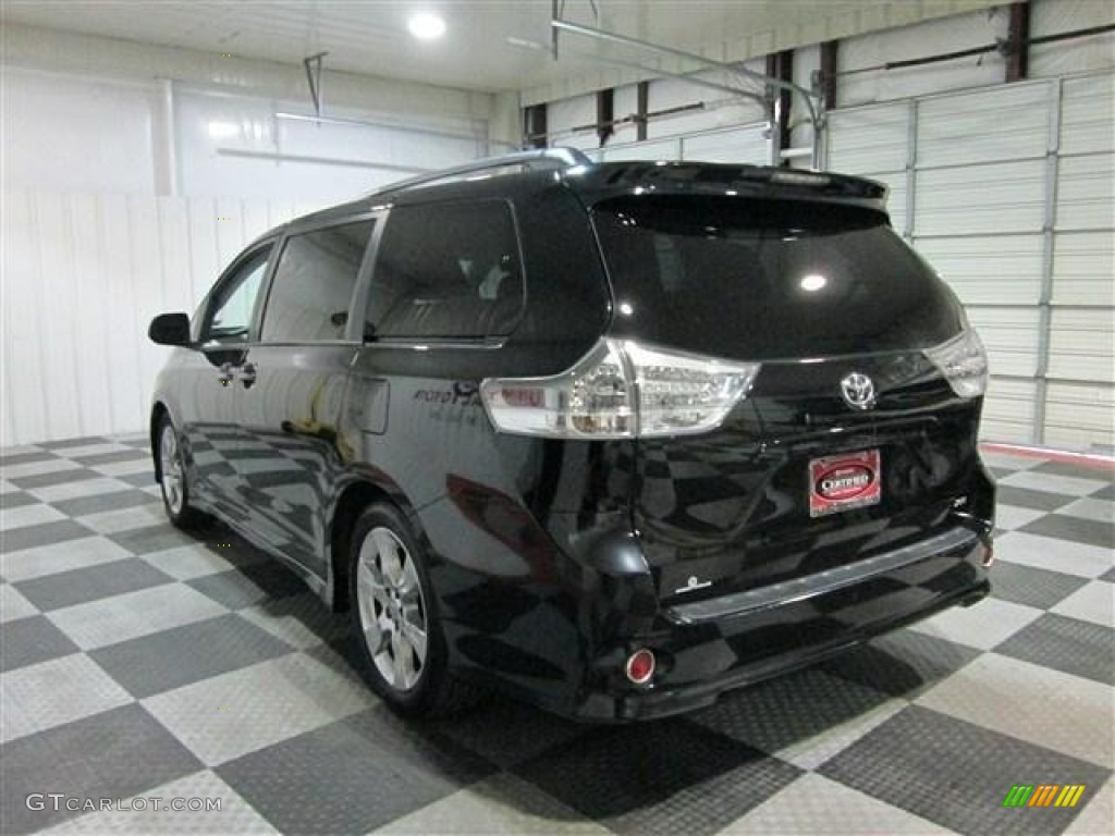 2011 Sienna SE - Black / Dark Charcoal photo #5