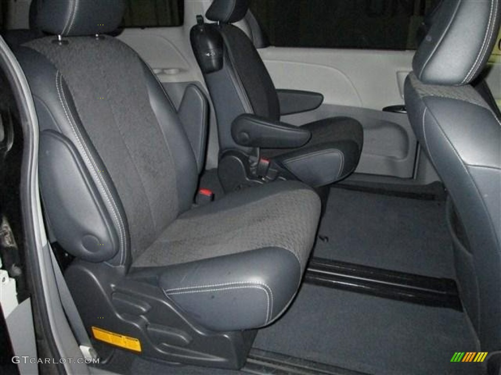 2011 Sienna SE - Black / Dark Charcoal photo #19