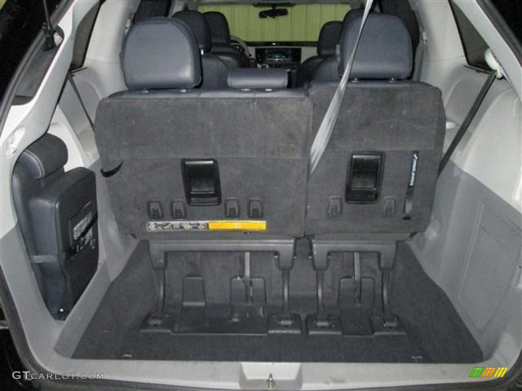 2011 Sienna SE - Black / Dark Charcoal photo #22