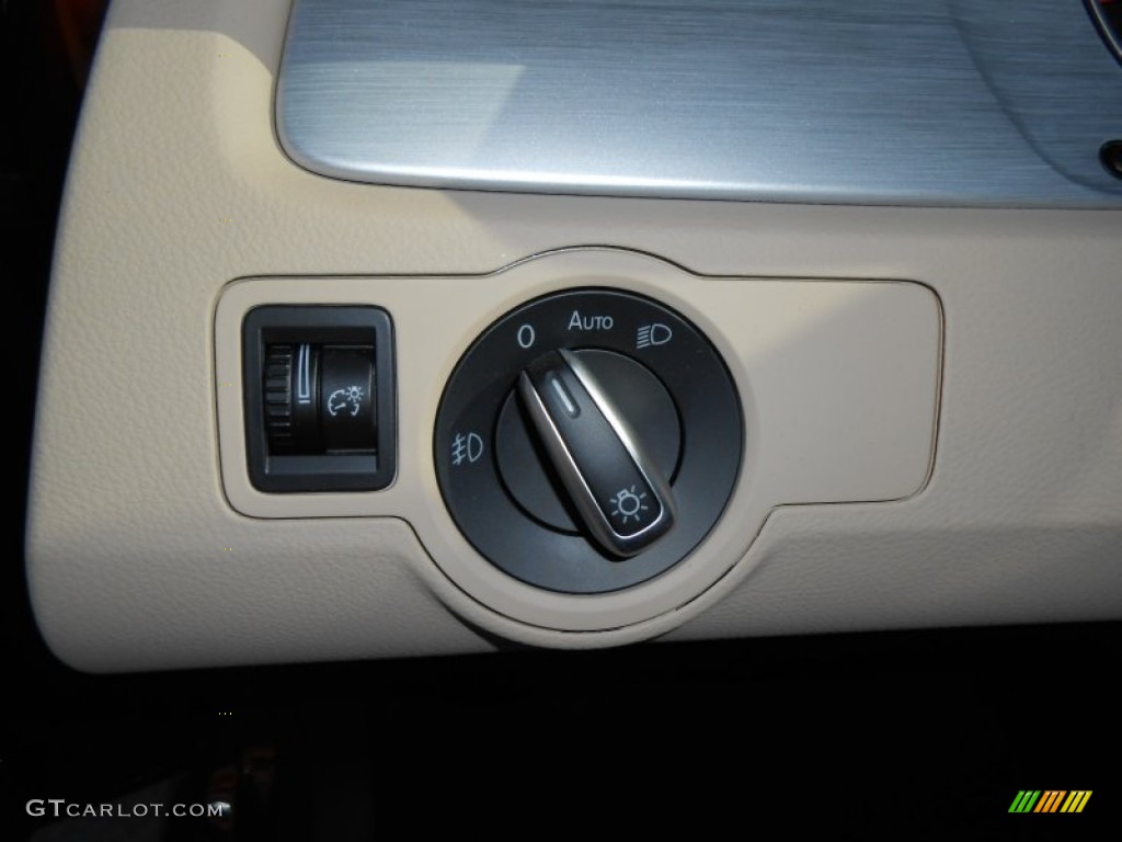 2013 Volkswagen CC Sport Controls Photos