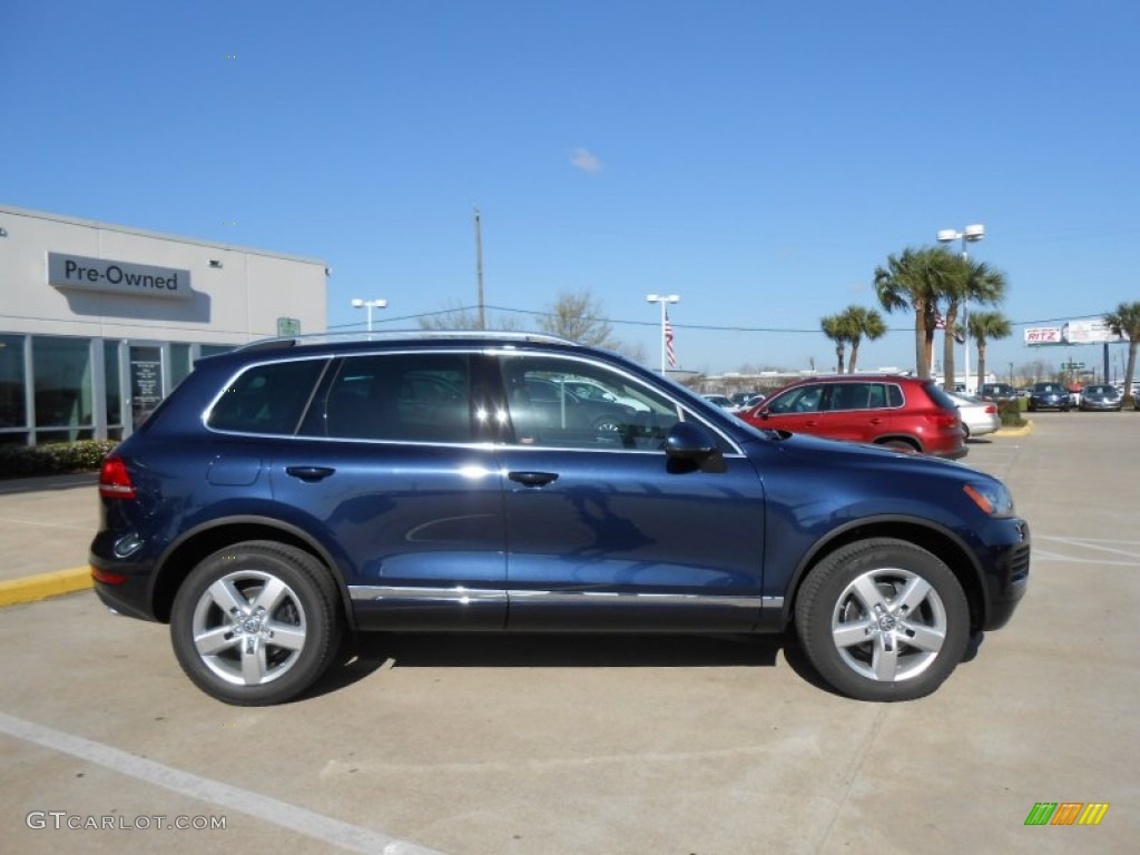 Night Blue Metallic 2013 Volkswagen Touareg VR6 FSI Lux 4XMotion Exterior Photo #78475556