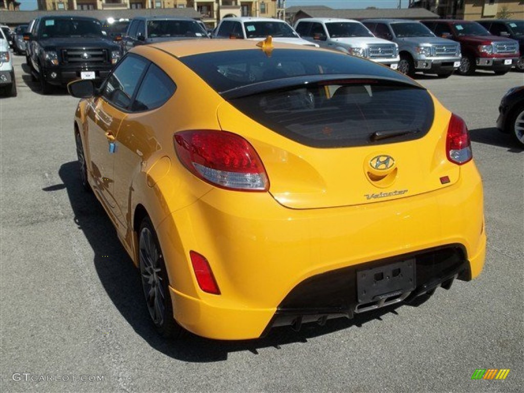 2013 Veloster RE:MIX Edition - 26.2 Yellow / Black photo #4