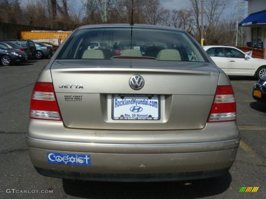 2004 Jetta GLS Sedan - Wheat Beige Metallic / Beige photo #5