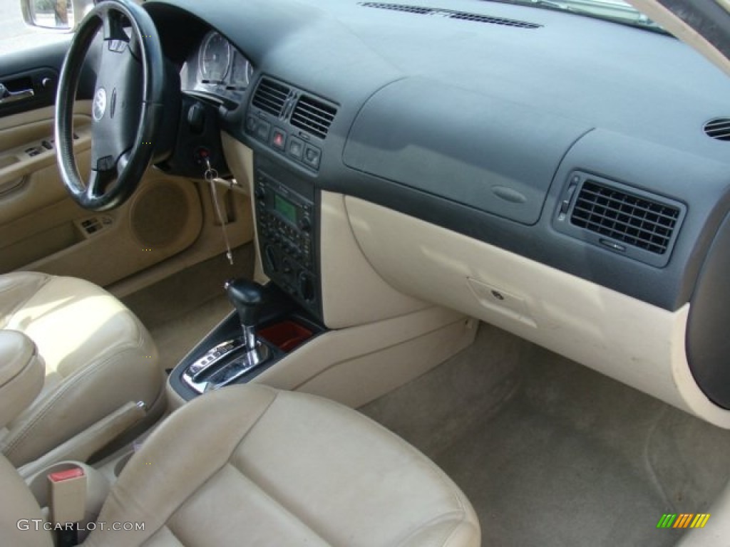 2004 Volkswagen Jetta GLS Sedan Dashboard Photos