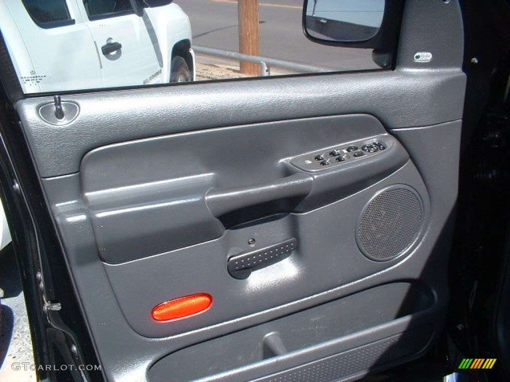 2004 Ram 1500 SLT Quad Cab 4x4 - Black / Dark Slate Gray photo #12