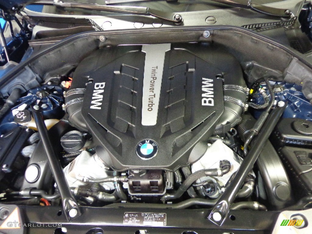 2012 BMW 5 Series 550i xDrive Gran Turismo Engine Photos