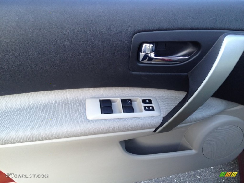 2011 Rogue S AWD - Cayenne Red / Gray photo #8