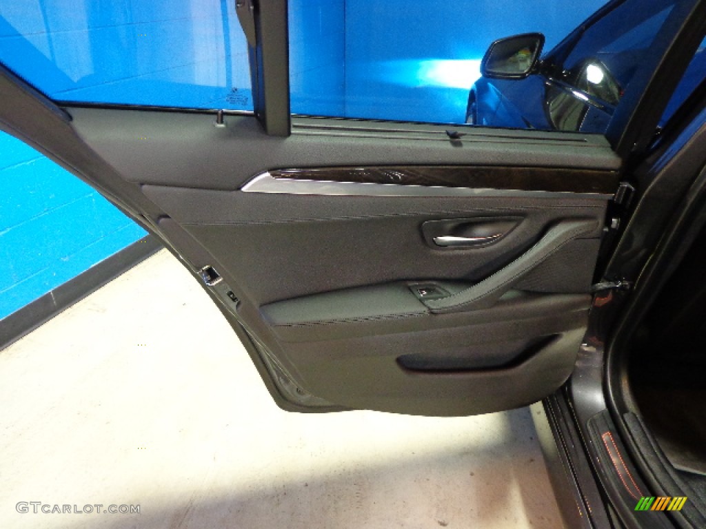 2011 5 Series 550i xDrive Sedan - Dark Graphite Metallic / Black photo #17