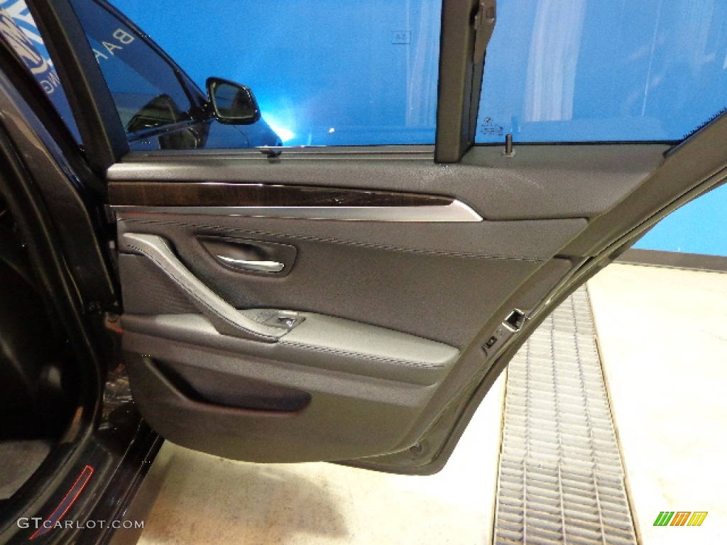 2011 5 Series 550i xDrive Sedan - Dark Graphite Metallic / Black photo #19