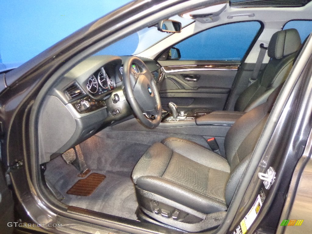 2011 5 Series 550i xDrive Sedan - Dark Graphite Metallic / Black photo #24