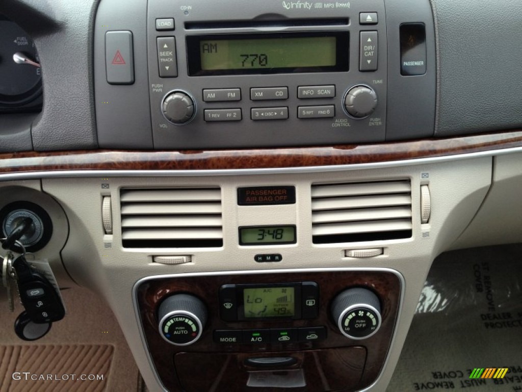 2008 Hyundai Sonata Limited V6 Controls Photos