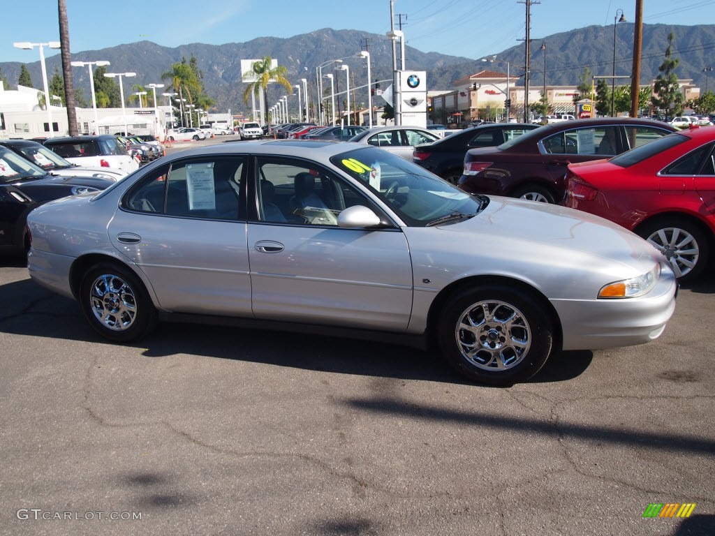 2001 Intrigue GL - Sterling Metallic / Dark Gray photo #3