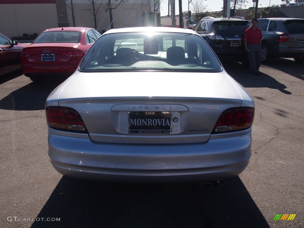 2001 Intrigue GL - Sterling Metallic / Dark Gray photo #10