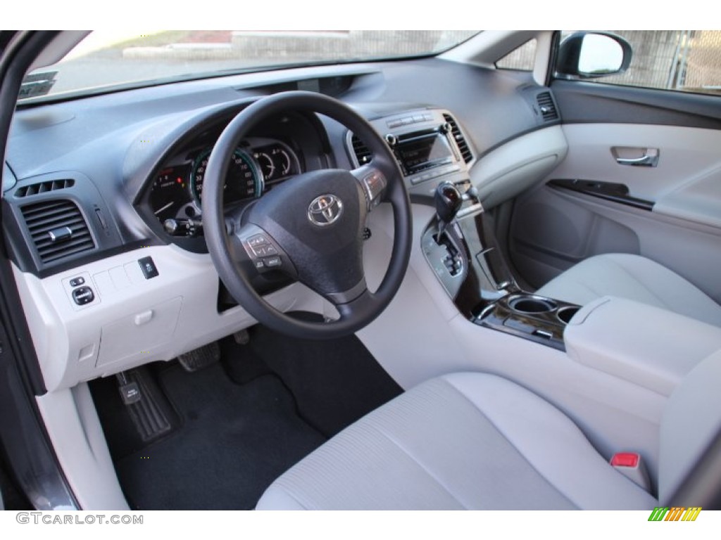Gray Interior 2010 Toyota Venza V6 Photo #78486599