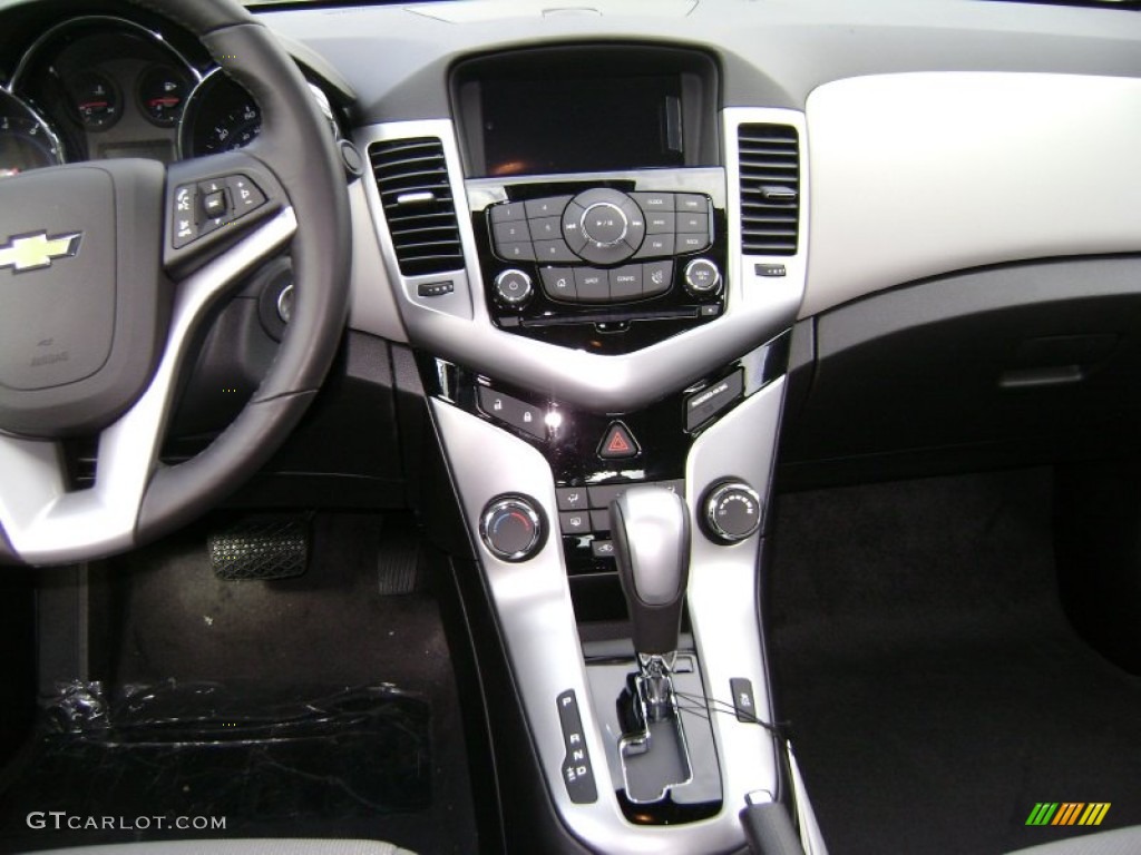 2013 Cruze LT/RS - Summit White / Medium Titanium photo #4