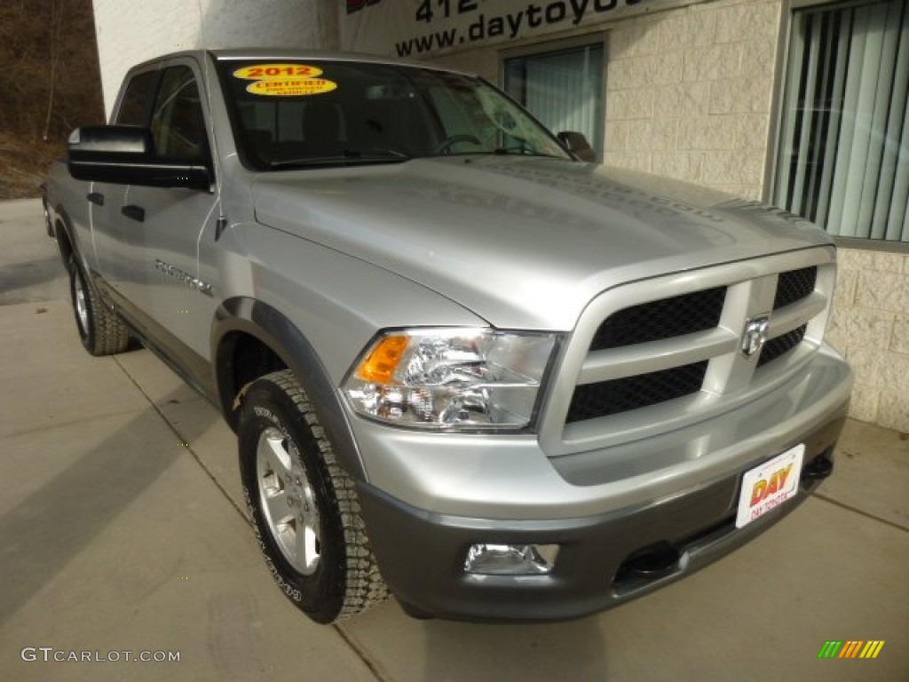 2012 Ram 1500 Outdoorsman Quad Cab 4x4 - Bright Silver Metallic / Dark Slate Gray/Medium Graystone photo #7