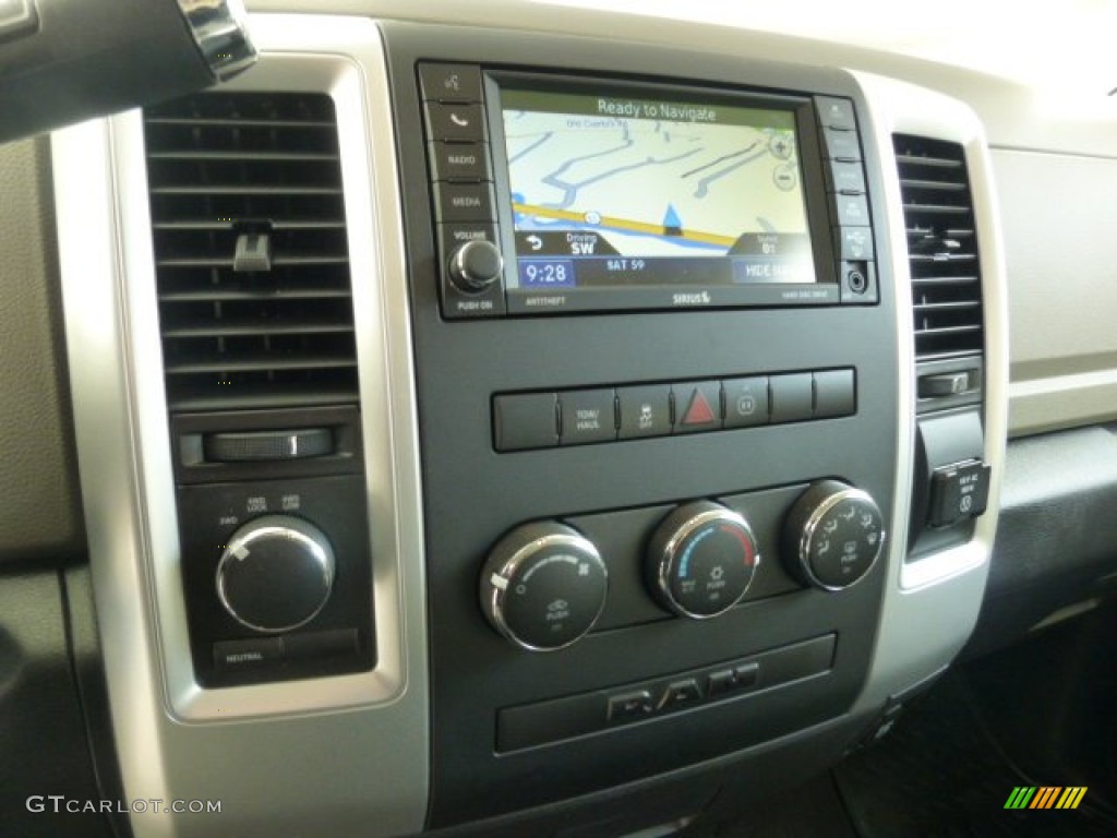 2012 Ram 1500 Outdoorsman Quad Cab 4x4 - Bright Silver Metallic / Dark Slate Gray/Medium Graystone photo #18