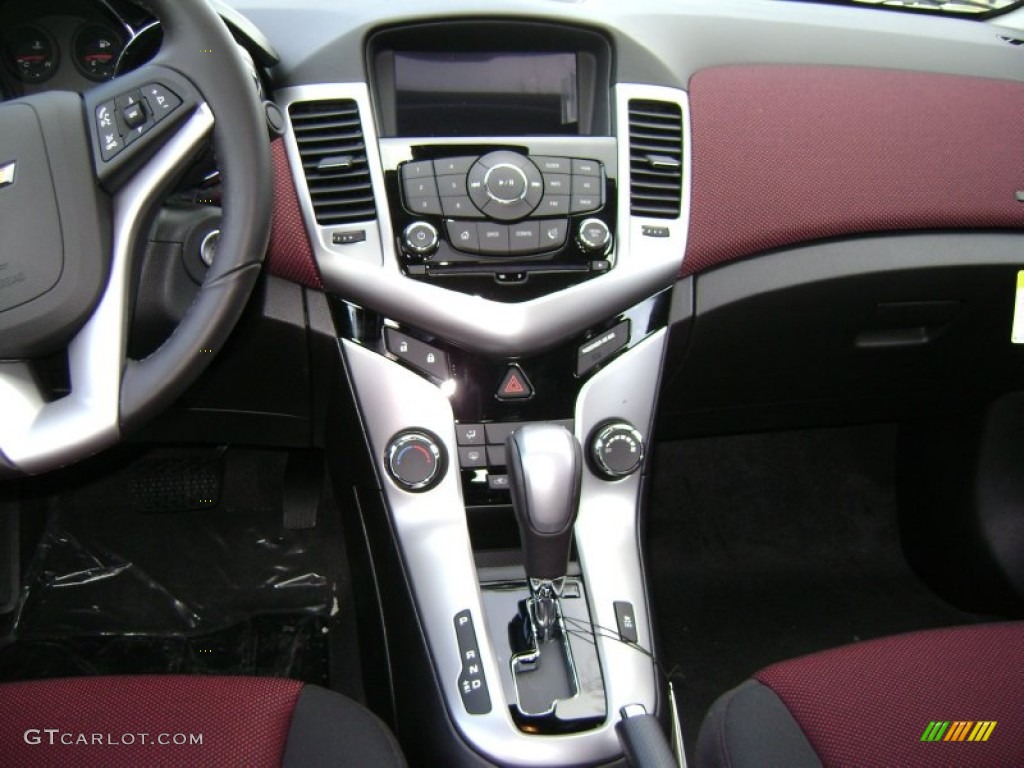 2013 Cruze LT/RS - Summit White / Jet Black/Sport Red photo #4