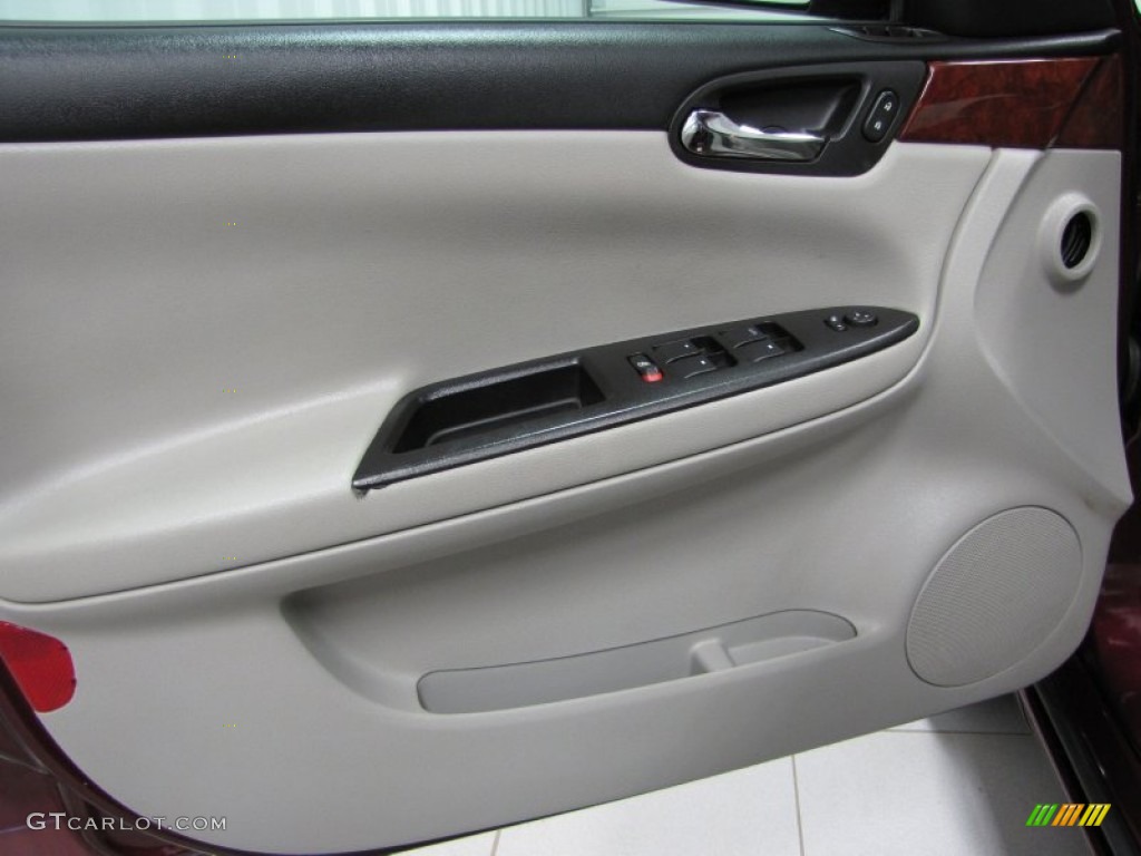 2007 Chevrolet Impala LT Gray Door Panel Photo #78489813