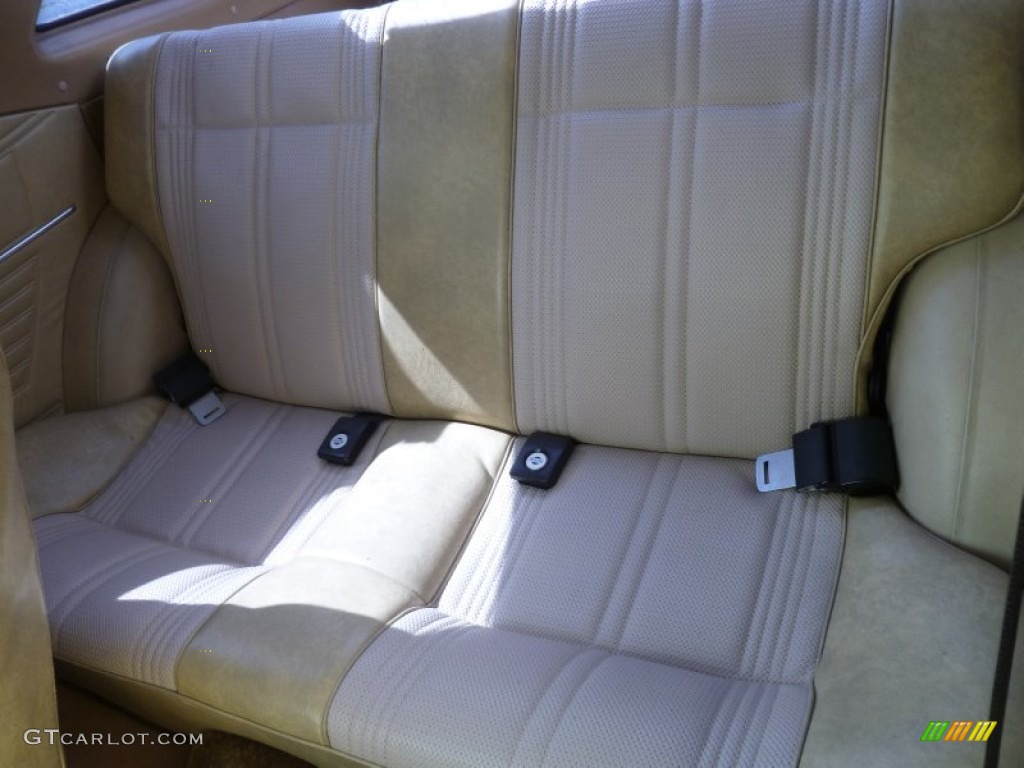 Beige Interior 1977 Datsun B210 Hatchback Photo #78490224