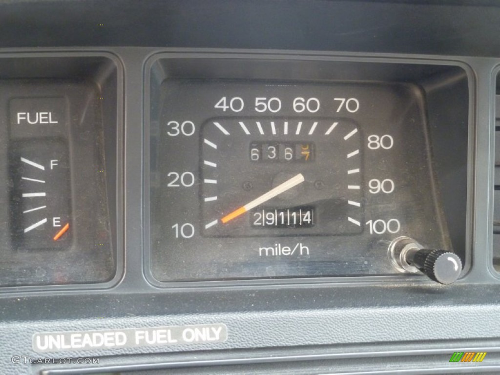 1977 Datsun B210 Hatchback Gauges Photos