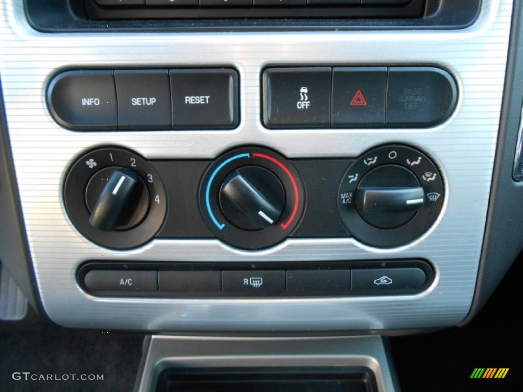 2010 Ford Edge SEL Controls Photos