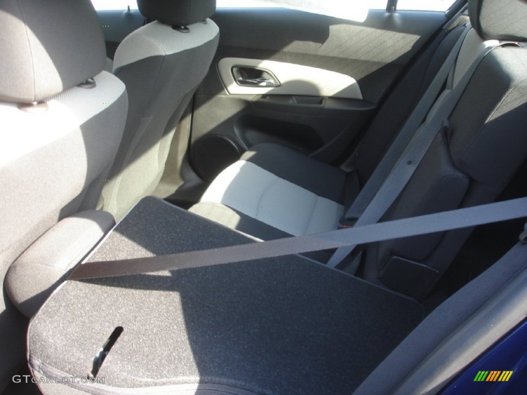 2013 Cruze LS - Blue Topaz Metallic / Jet Black/Medium Titanium photo #3