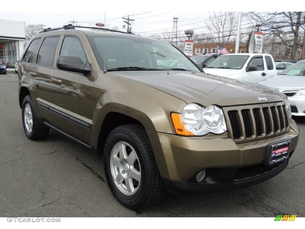 2009 Grand Cherokee Laredo 4x4 - Olive Green Metallic / Medium Slate Gray/Dark Slate Gray photo #3