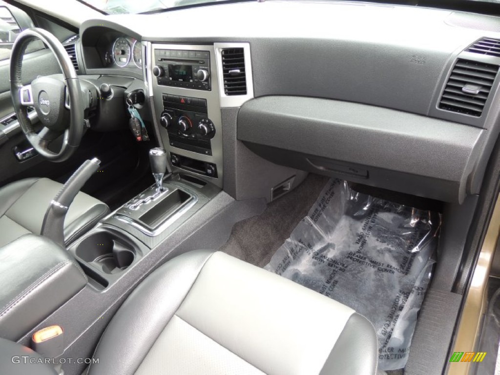 2009 Grand Cherokee Laredo 4x4 - Olive Green Metallic / Medium Slate Gray/Dark Slate Gray photo #19